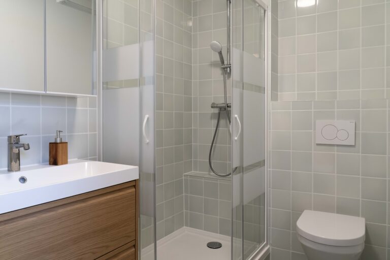 Salle de bain des chambres confort