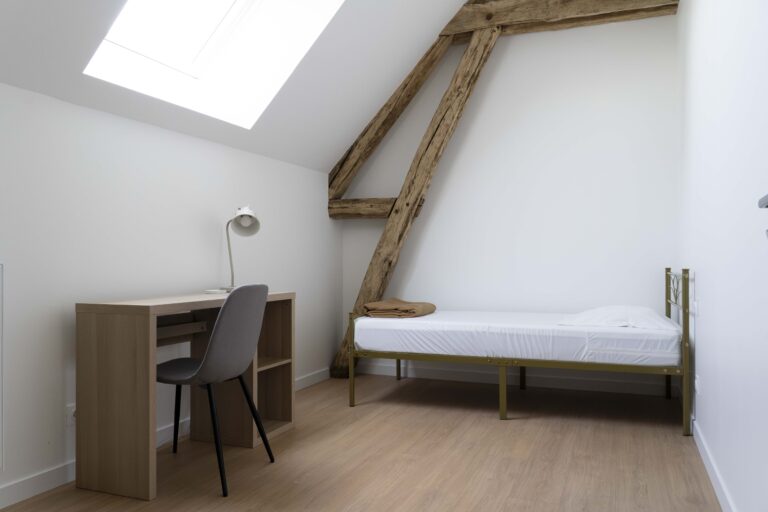 Chambre confort (individuelle avec salle de bain privée)